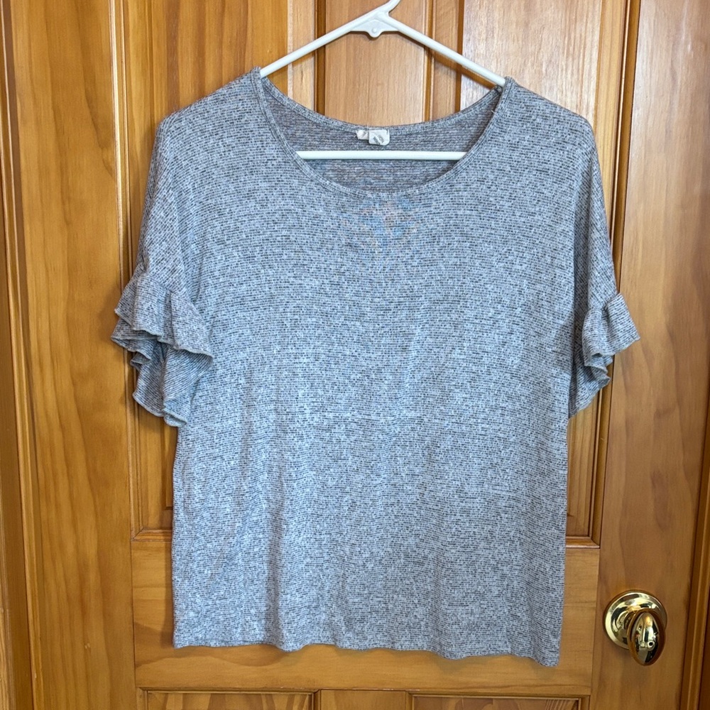 CAUTION TO THE WIND Gray Ruffle Sleeve Super Soft Women's Top